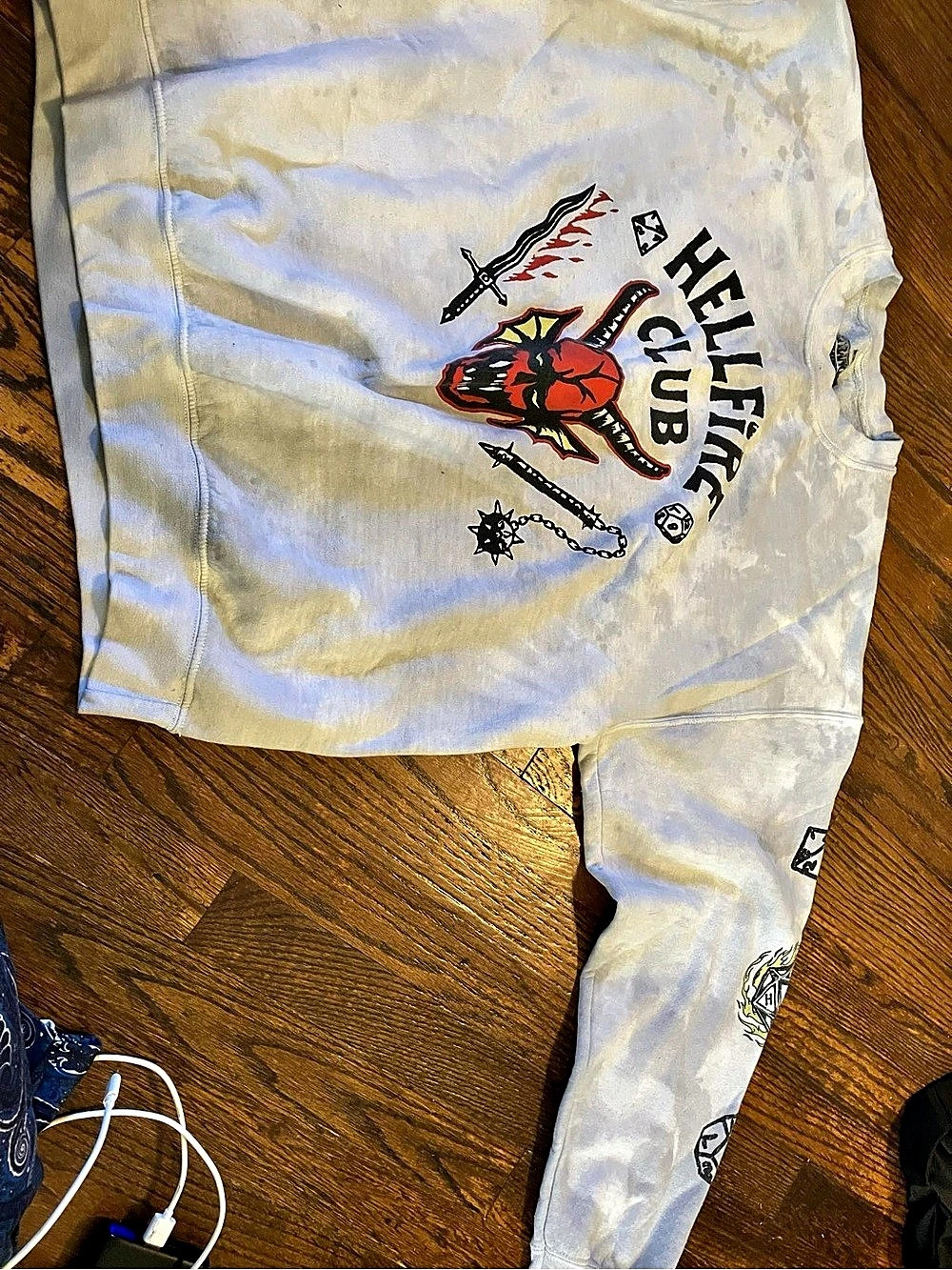 Netflix Stranger Things Hellstar Club Graphic Sweatshirt White Blue Large